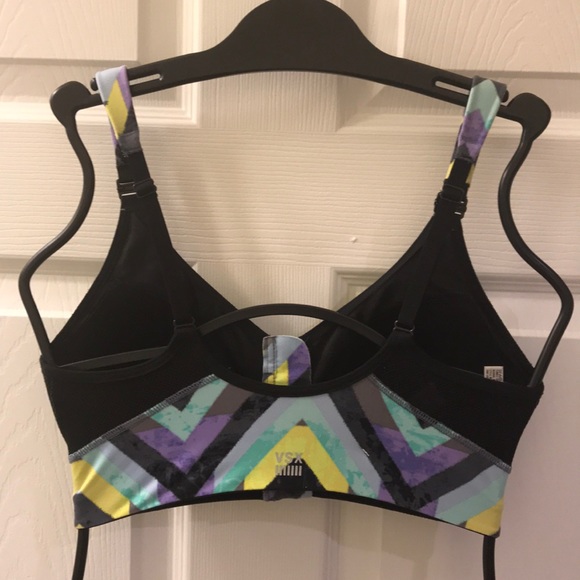 ⚜️ Victoria’s Secret Sports Bra Wireless - Picture 5 of 7